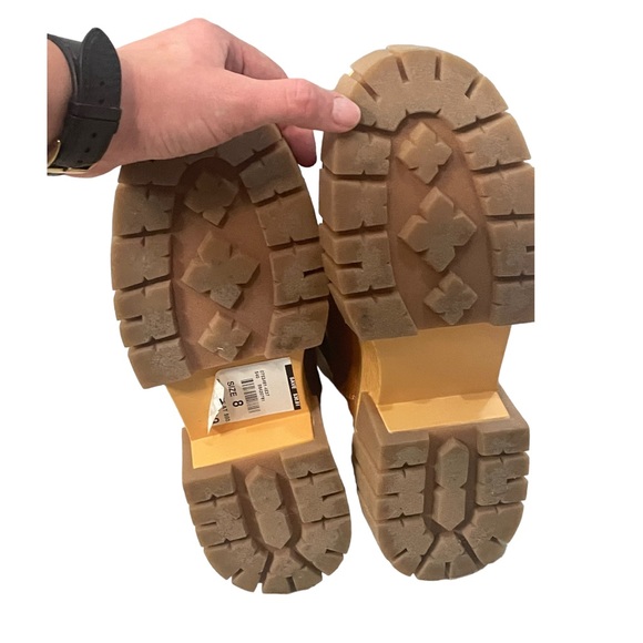 Madden Girl Pheobe Women's Platform Lug Sole Chelsea Boot LIKE NEW - Picture 6 of 16